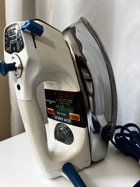 Vintage 70s Hamilton Beach Scovill Smart Steam & Dry Clothes Iron Model #890